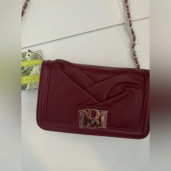Badgley Mischka Pleated Vegan Leather Purse Crossbody Bag Burgandy - Picture 3 of 6